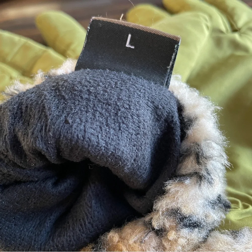 Women's Weatherproof Lined with Leopard Trim Gloves